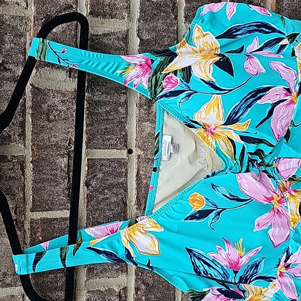 Avenue Bright Floral Tiered bathing suit top size 28W - Picture 5 of 11